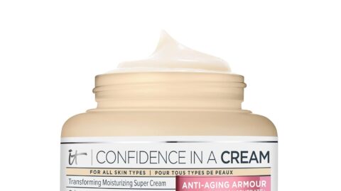 IT Cosmetics Confidence in a Cream - Hydrating & Anti Aging Face Moisturizer, Visibly Reduces Fine Lines & Wrinkles, Up To 48H Hydration, Repairs Skin Barrier, Squalane & Ceramides, For All Skin Types